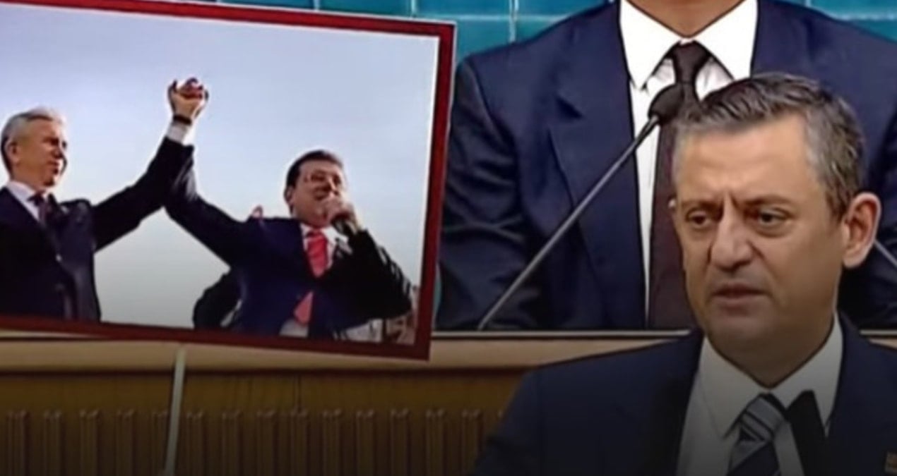 Özgür Özel kürsüde bu fotoğrafı kaldırıp, ‘Ya hep beraber, ya hiçbirimiz’ dedi