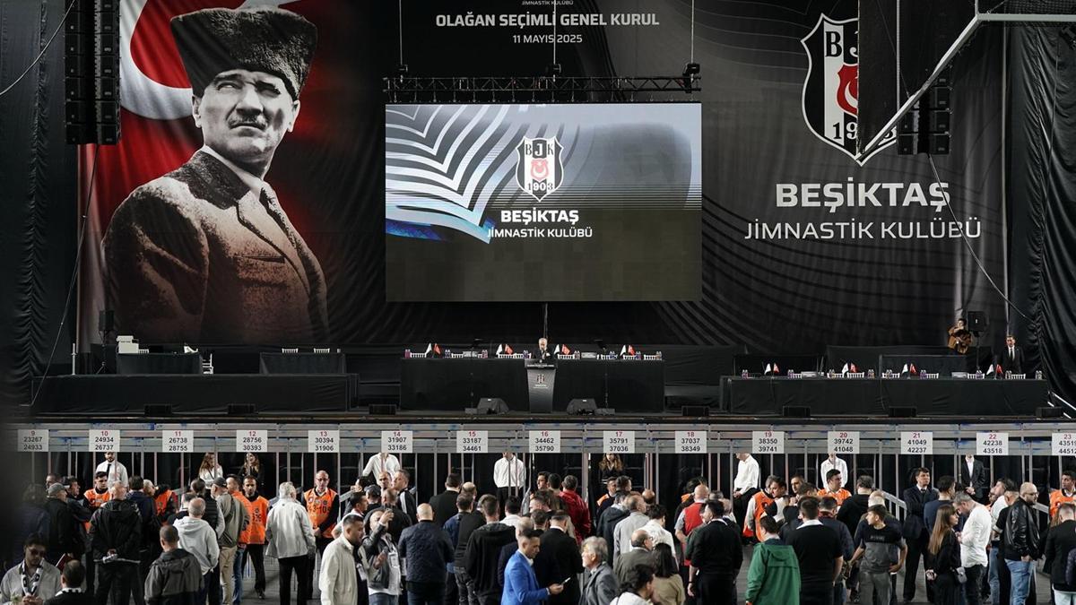 Beşiktaş başkanını seçiyor! Seçimli genel kurul başladı…